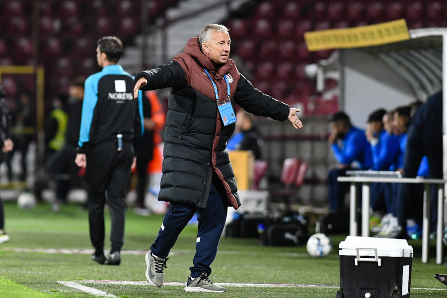 Dan Petrescu, plin de supărări, după eliminarea din Cupă. ”Celelalte echipe din faţă au jucat cu Divizia C”