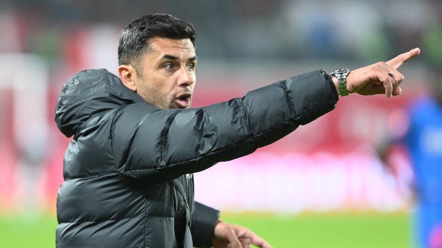 Fotbalistul din SuperLigă lăudat de Nicolae Dică: "E profesionist 100%! Uite că se poate şi aşa"