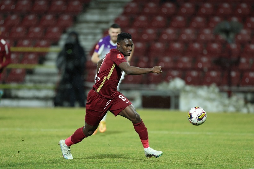 Surpriză la CFR Cluj! Campioana s-a despărţit de Cephas Malele