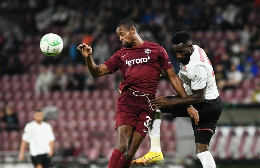 CFR Cluj, aproape să se despartă de Janga. Atacantul, ademenit cu un salariu impresionant