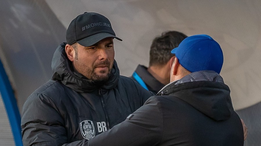 Antrenorul Corvinului, ipoteză interesantă după demisia lui Adi Mutu: „ Nu e normal!”