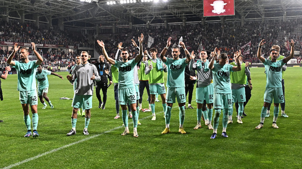 //i0.1616.ro/media/581/3142/38228/21895848/1/rapid-bucuresti-cfr-cluj-play-off-superliga-superbet-6-04-2024-1.jpg