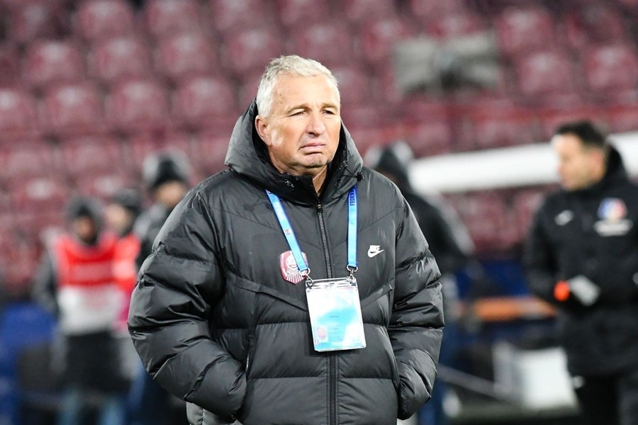 Dan Petrescu, impresionat de un jucător după ce echipa sa a obţinut calificarea în semifinalele Cupei României: „Extraordinar”