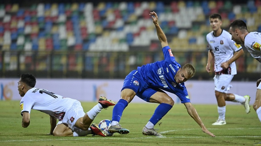 CFR Cluj şi-a adus fundaş lateral! Ardelenii au bifat deja 3 transferuri