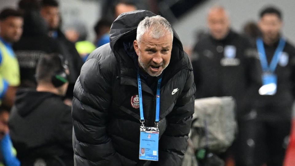 //i0.1616.ro/media/581/3142/38228/22122721/1/universitatea-craiova-cfr-cluj-play-off-superliga-superbet-10-05-2025-2.jpg