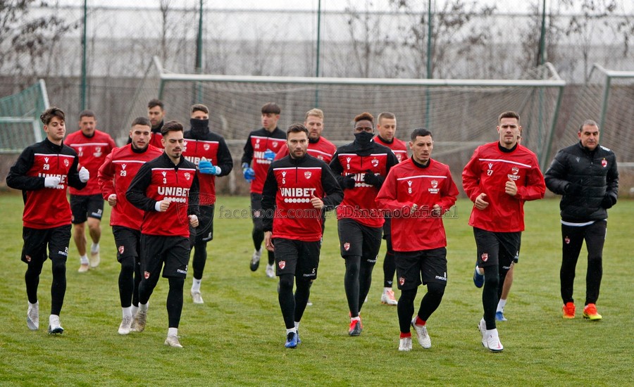 Situaţie de criză la Dinamo! Doi jucători importanţi refuză să revină la antrenamente! Reacţia lui 'Jerry' Gane