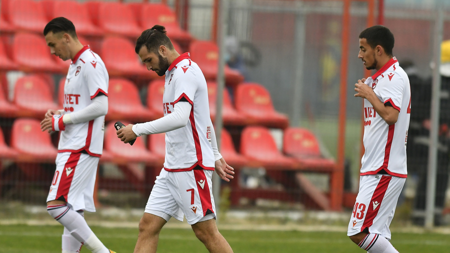 EXCLUSIV | Cazul atipic în care este implicat Ionuţ Şerban, analizat la Fotbal Look: ”Şi el a semnat. Dacă nu o făcea, nu ajungea aici” 