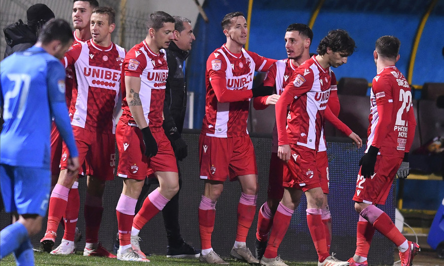 Dinamo se scaldă în ape tot mai tulburi. Încă doi jucători au depus memorii, din cauza salariilor restante