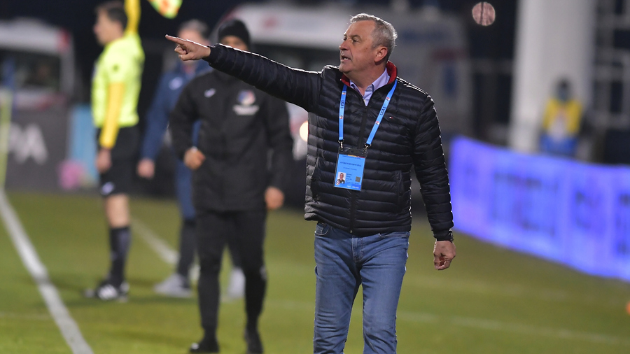 EXCLUSIV | Rednic pregăteşte transferurile! Sabău e convins că ”Puriul” nu vine oricum la Dinamo: ”O să aducă jucători cu experienţă”