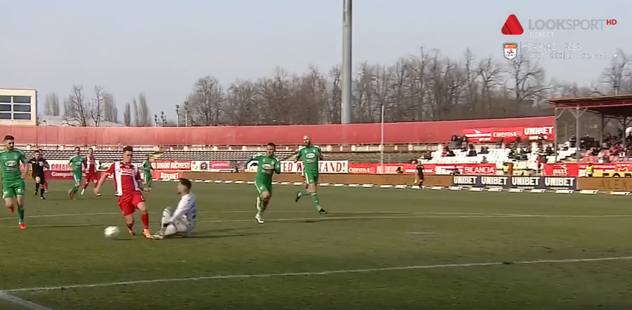 VIDEO | Steliano Filip a încercat să obţină un penalty, dar s-a ales doar cu cartonaş galben pentru simulare