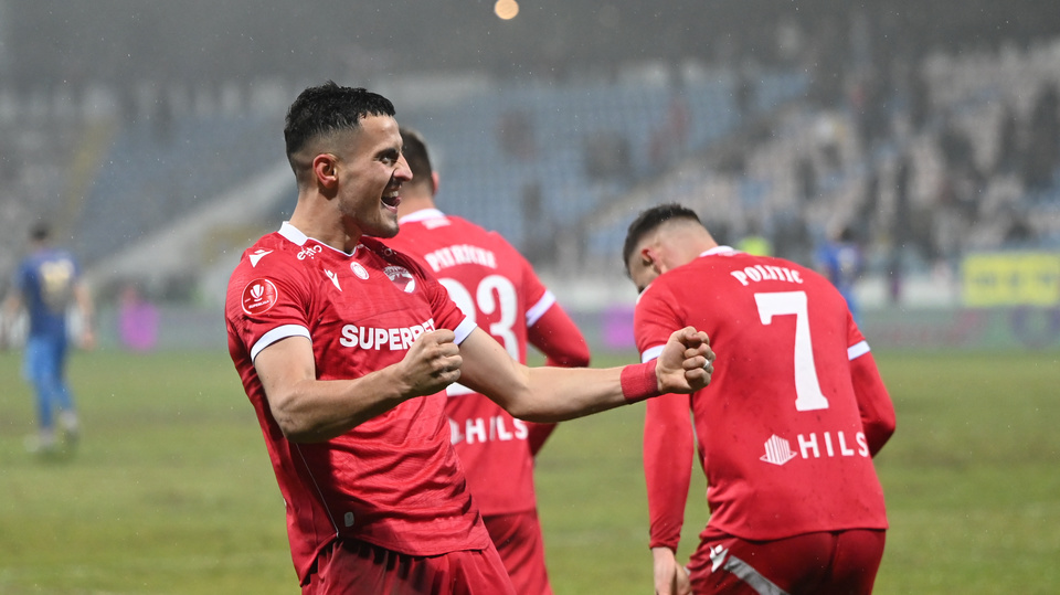 //i0.1616.ro/media/581/3142/38229/21953628/1/gloria-buzau-dinamo-bucuresti-superliga-superbet-7-12-2024.jpg