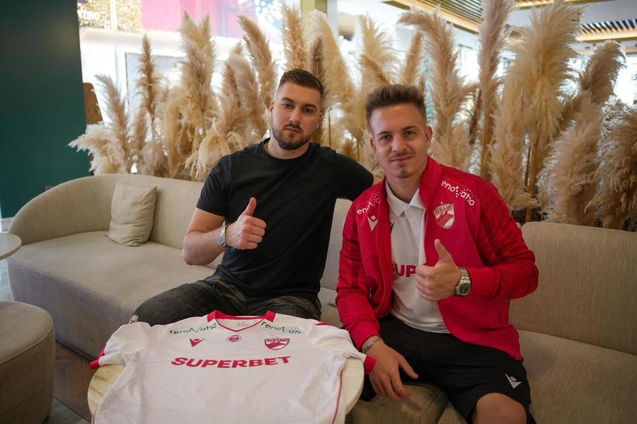 EXCLUSIV | Decizie finală! Impresarul lui Alexandru Pop a anunţat unde va juca atacantul