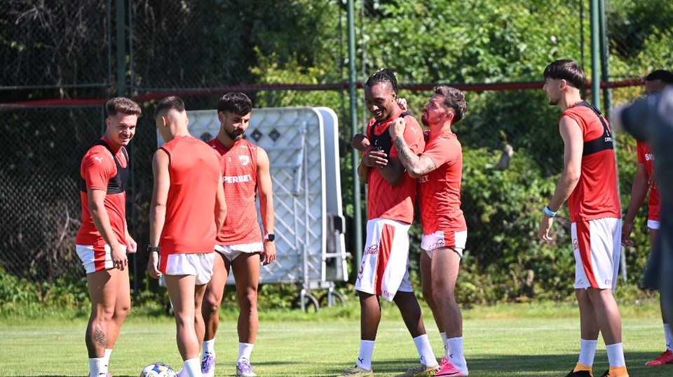 //i0.1616.ro/media/581/3142/38229/22502981/1/antrenament-dinamo-bucuresti-17-06-2026-3.jpg