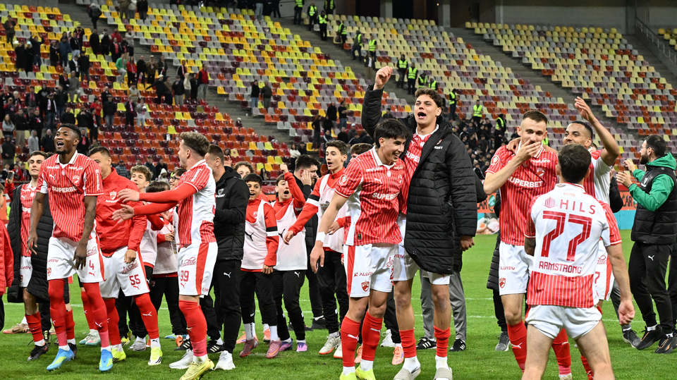//i0.1616.ro/media/581/3142/38229/22522270/1/dinamo-bucuresti-rapid-bucuresti-play-off-superliga-superbet-26-04-2026-1.jpg