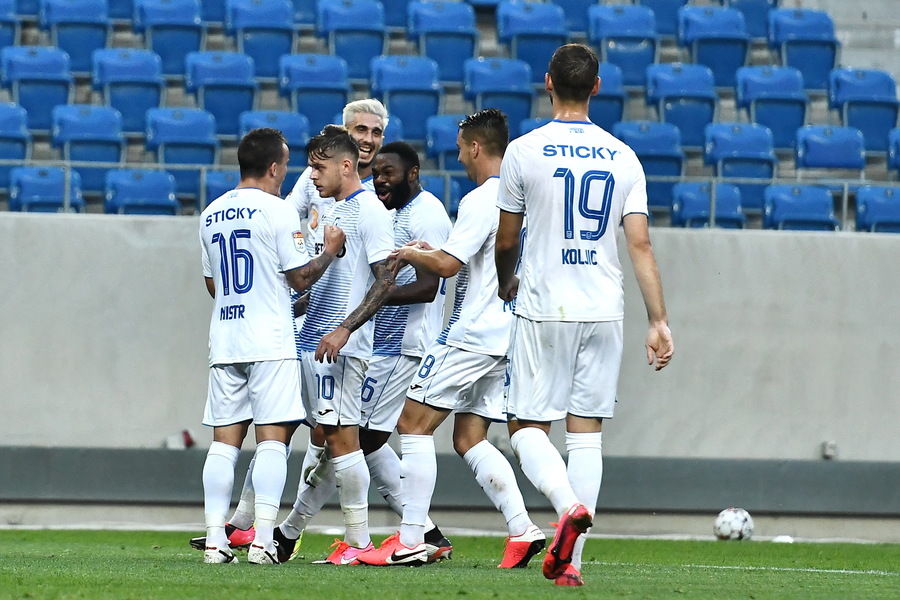 U Craiova a schimbat sponsorul tehnic după şase ani. Oltenii intră într-o companie selectă, alături de Man City, Dortmund sau OM