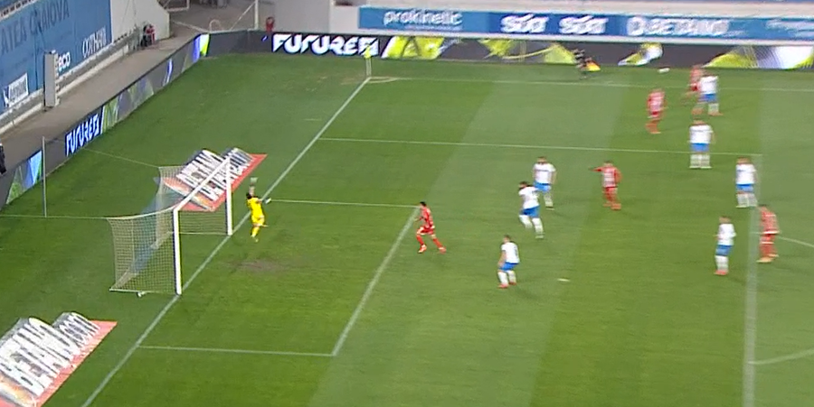 VIDEO | Paul Papp, aproape de un autogol ireal. Pigliacelli a salvat incredibil