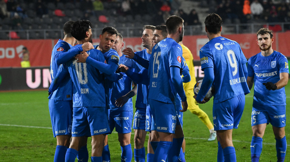 //i0.1616.ro/media/581/3142/38230/22277210/1/afc-hermannstadt-sibiu-universitatea-craiova-superliga-superbet-14-12-2025.jpg