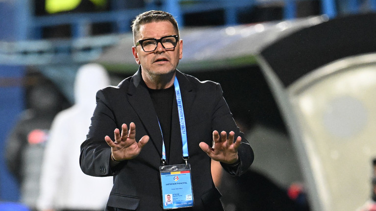 ”Mai luaţi şi mopul, şi târnăcopul”. Flavius Stoican, discurs savuros la debut