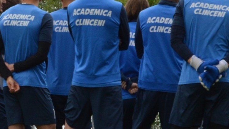 Circ şi haos la Academica! Formaţia din Clinceni îl acuză pe Ionuţ Chirilă că a blocat accesul jucătorilor la antrenament prin interlopi