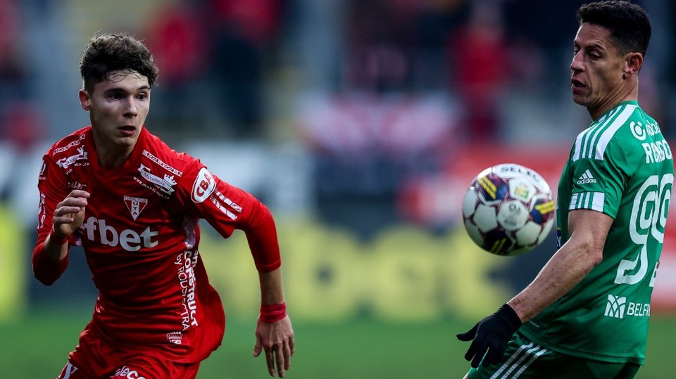 //i0.1616.ro/media/581/3142/38234/21303546/1/uta-arad-sepsi-osk-sfantu-gheorghe-superliga-superbet-02-12-2022.jpg