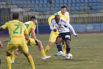 VIDEO ǀ U. Cluj se impune cu 1-0 în faţa CS Mioveni, în urma unei gafe a portarului Croitoru 