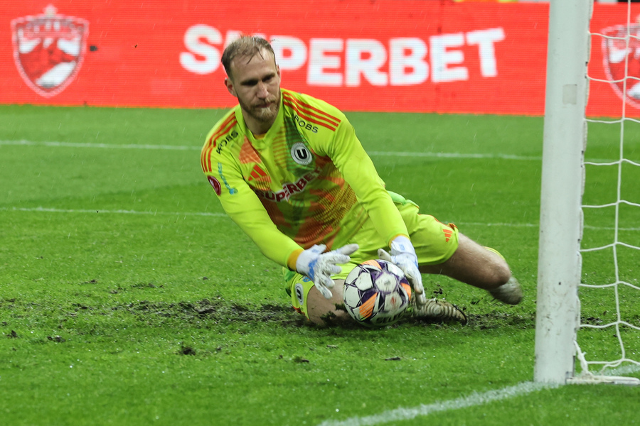 Ofertă pentru Edvinas Gertmonas! Portarul lituanian ar putea părăsi Superliga