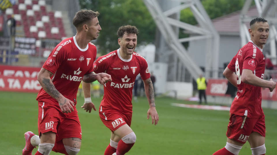 //i0.1616.ro/media/581/3142/38243/22054497/1/uta-arad-fc-petrolul-ploiesti-superliga-superbet-play-out-05-05-2025-2.jpg