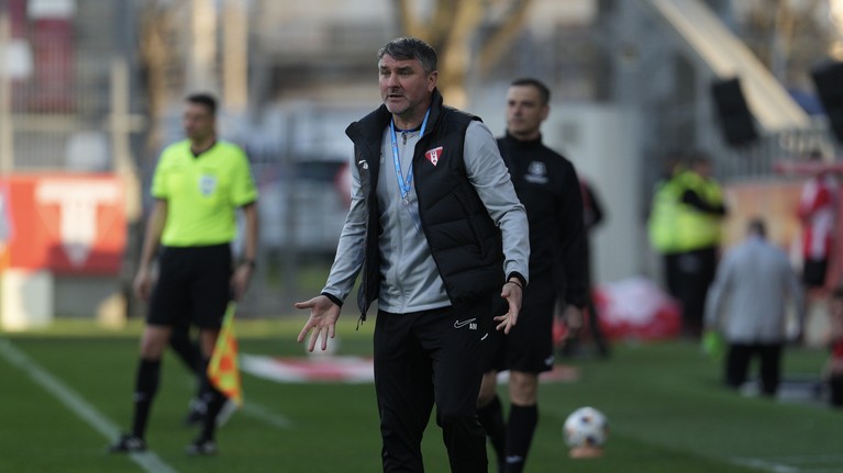 VIDEO | Deşi e lider în play-out, Adrian Mihalcea trage un semnal de alarmă. ”Poţi să retrogradezi dacă nu eşti atent”