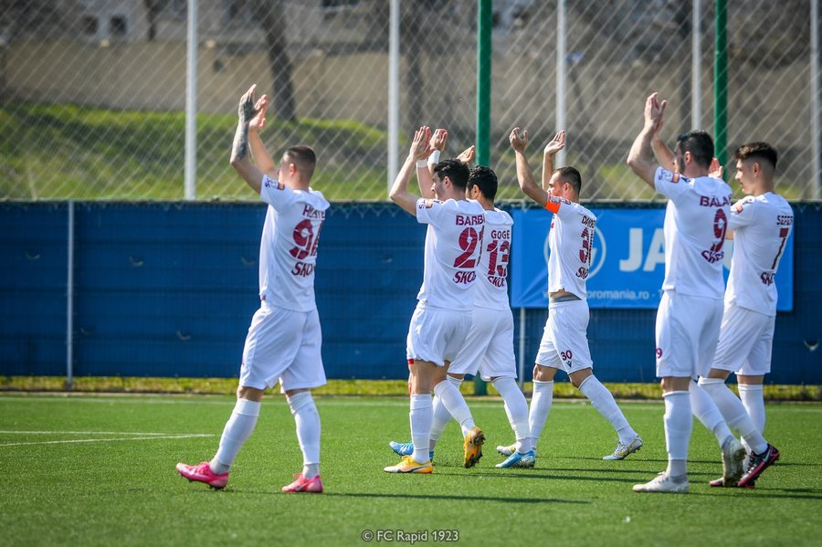 VIDEO | Rapidiştii apelează la suporteri, înainte de startul play-off-ului Ligii 2. Mesajul clubului: “Fii alături de băieţi şi de Miţă”