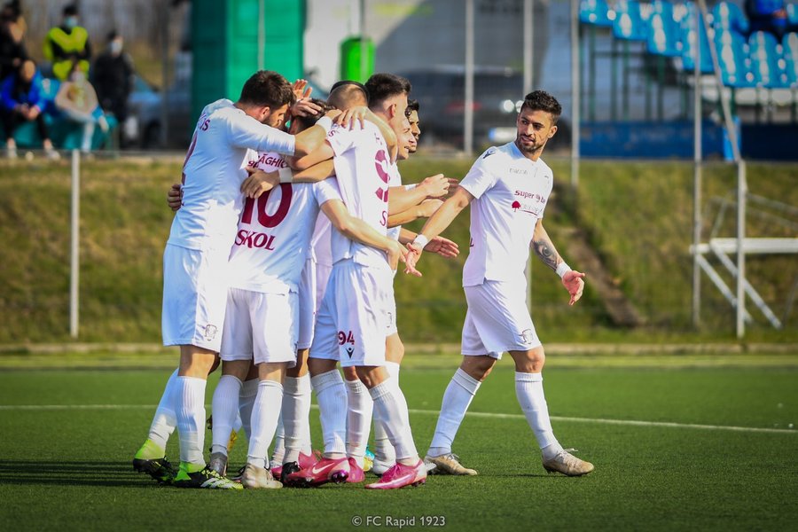 Pierdere importantă pentru Rapid, înainte de play-off! Drăghiceanu va lipsi de pe teren cel puţin o lună