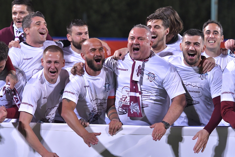 Ionuţ Voicu se retrage din fotbal după o promovare în Liga 1, din postura de căpitan al Rapidului. "Sunt foarte mândru de tot ce am realizat"