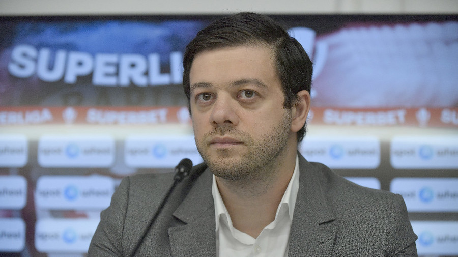 Primul jucător care vine la Rapid! Angelescu a confirmat mutarea: "Plătim o sumă" | EXCLUSIV
