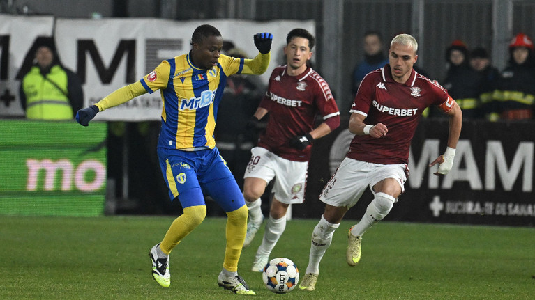 VIDEO | Rapid - Petrolul, LIVE pe Prima Sport 1 şi PrimaPlay.ro. Puţine ocazii în prima repriză
