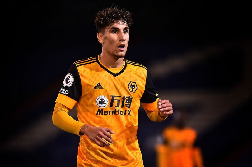 El poate fi noua perlă a României! E născut în Canada, iar revelaţia ultimilor ani din Anglia îl aşteaptă să strălucească în Premier League. Cum e prezentat Theo Corbeanu după un nou meci remarcabil