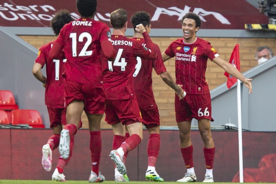 Scor ca în curtea şcolii! Liverpool a zdrobit Crystal Palace în Premier League. Toate numele grele au marcat