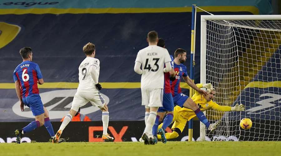 Leeds câştigă cu Crystal Palace şi urcă la mijlocul clasamentului din Premier League