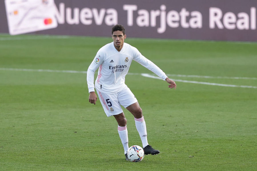 Un alt mare transfer al verii, aproape rezolvat. Presa engleză anunţă acordul dintre United şi Real pentru Varane