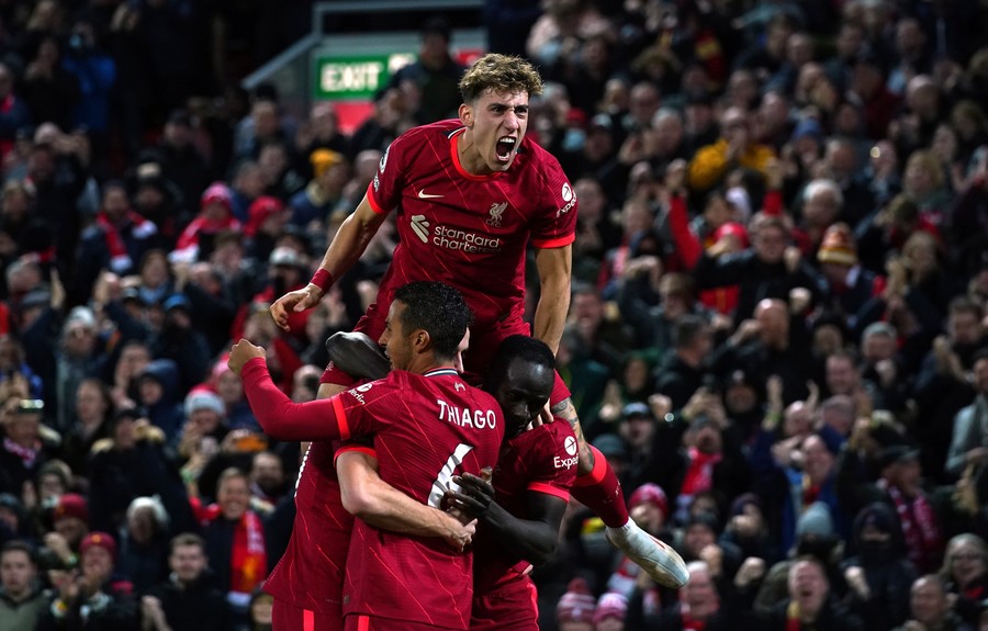 Liverpool s-a distrat cu Arsenal, 4-0, şi a revenit pe locul al doilea în Premier League. FOTO | Klopp şi Arteta, la un pas de bătaie