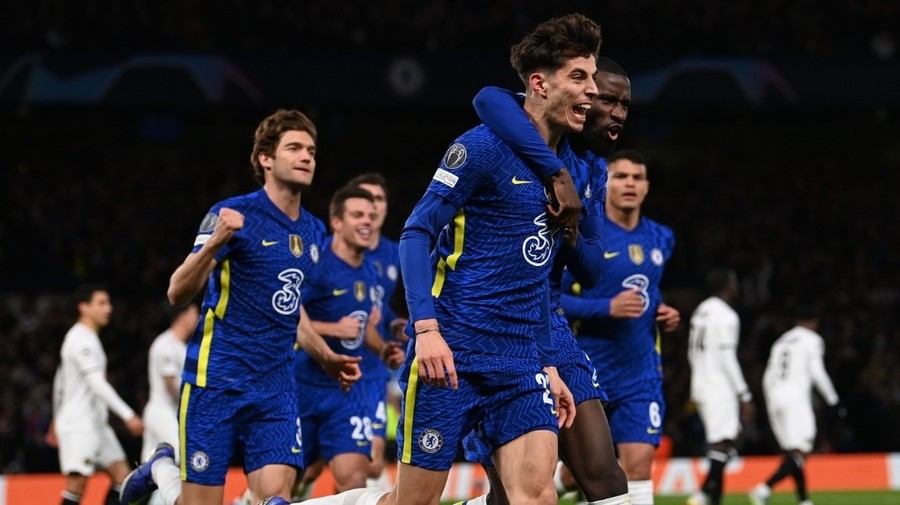 Todd Boehly ar fi fost ales drept cumpărător al clubului Chelsea, dar o ofertă uriaşă de ultimă oră a complicat situaţia