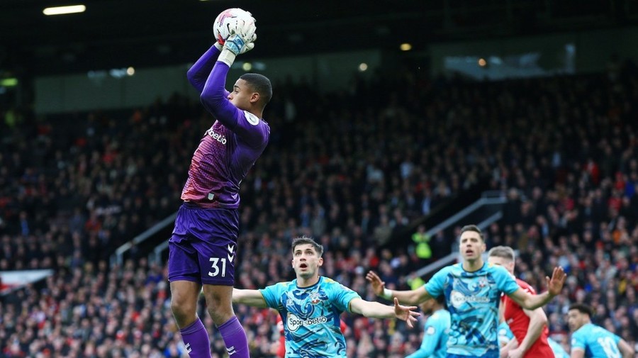 Brighton - Crystal Palace, miercuri, de la 21:30, în direct pe Prima Sport 3. Southamton - Brentford, de la aceeaşi oră, în direct pe Prima Sport 4 