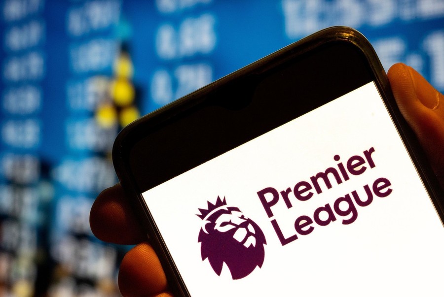 Clubul din Premier League care a fost amendat după ce suporterii săi au intonat cântece homofobe