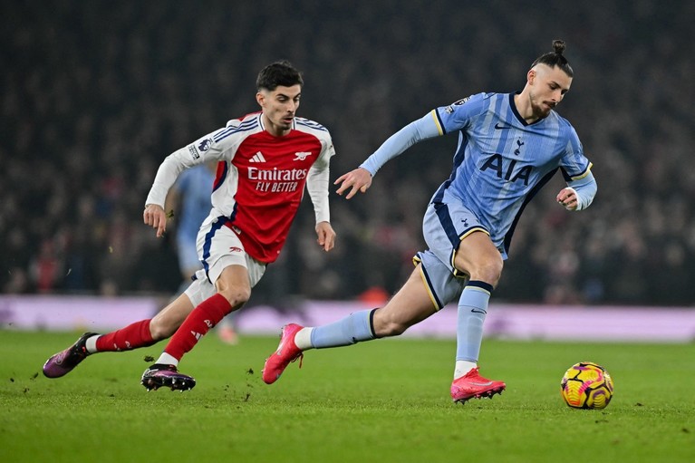 VIDEO | Arsenal - Tottenham 2-1. Radu Drăguşin a fost integralist în duelul de gală cu ”tunarii”