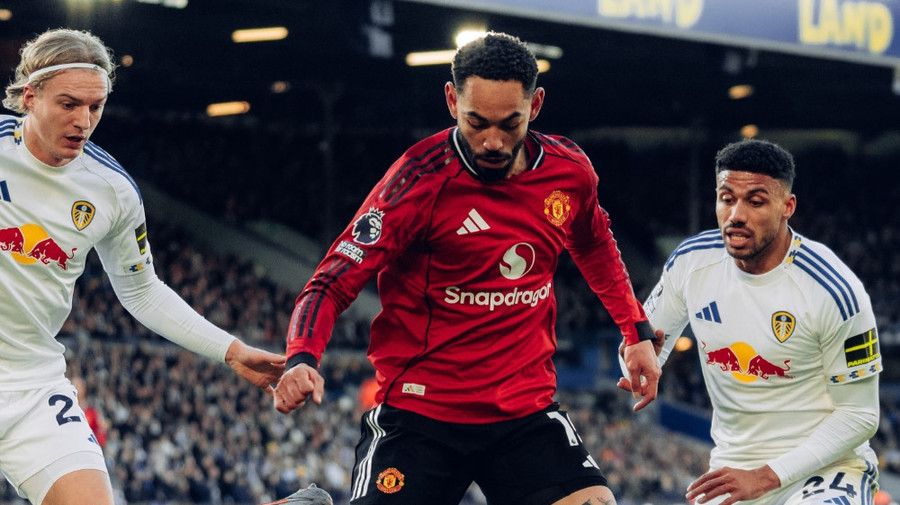 Manchester United scoate doar egalul pe terenul celor de la Leeds