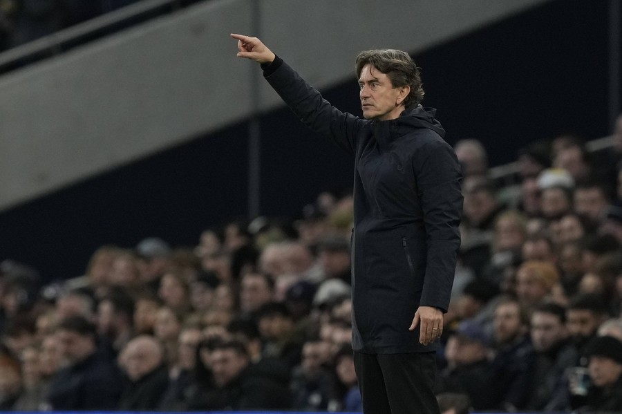 Radu Drăguşin ar putea rămâne fără antrenor! Conducerea ia în calcul demiterea lui Thomas Frank