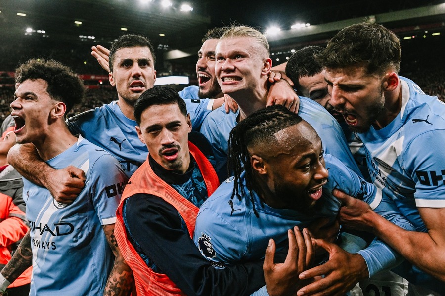 Manchester City câştigă derby-ul cu Liverpool în prelungiri