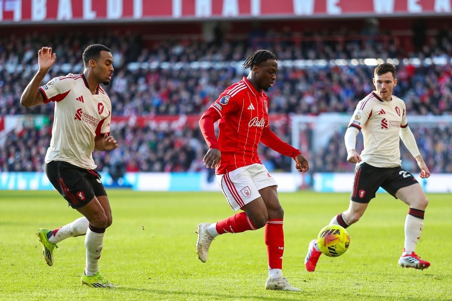 Liverpool a obţinut o victorie in extremis pe terenul lui Nottingham Forest