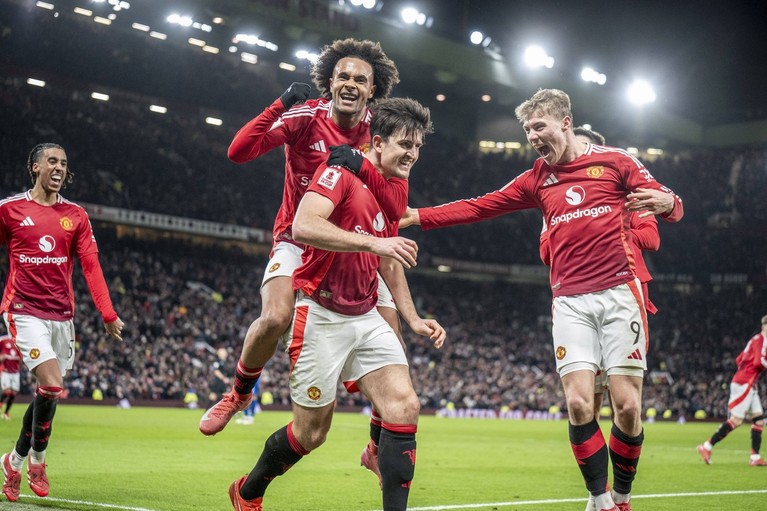 Manchester United a câştigat cu 2-1 în faţa lui Leicester City şi s-a calificat în „optimile” FA Cup