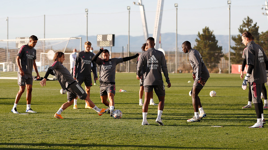 ULTIMA ORĂ | Un jucător de la Real Madrid, depistat pozitiv cu noul coronavirus! Lotul convocat de Zidane pentru meciul cu Villarreal