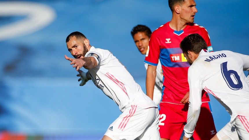VIDEO | Real Madrid, salvată de Karim Benzema în meciul cu Elche. ”Galacticii” au tremurat până la final
