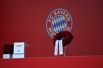 Bayern Munchen l-a comemorat pe imensul Franz Beckenbauer printr-o ceremonie la stadion